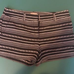 Women’s size 8 black and white Loft shorts
